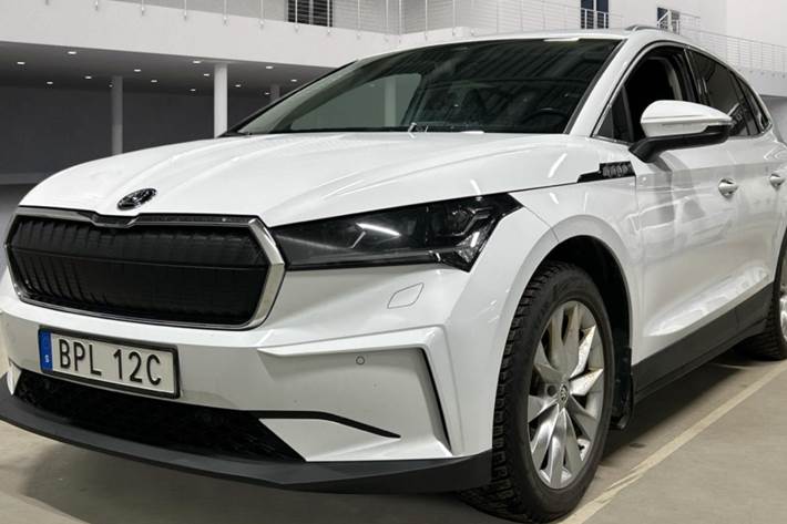 Hvid Skoda Enyaq fra 2022