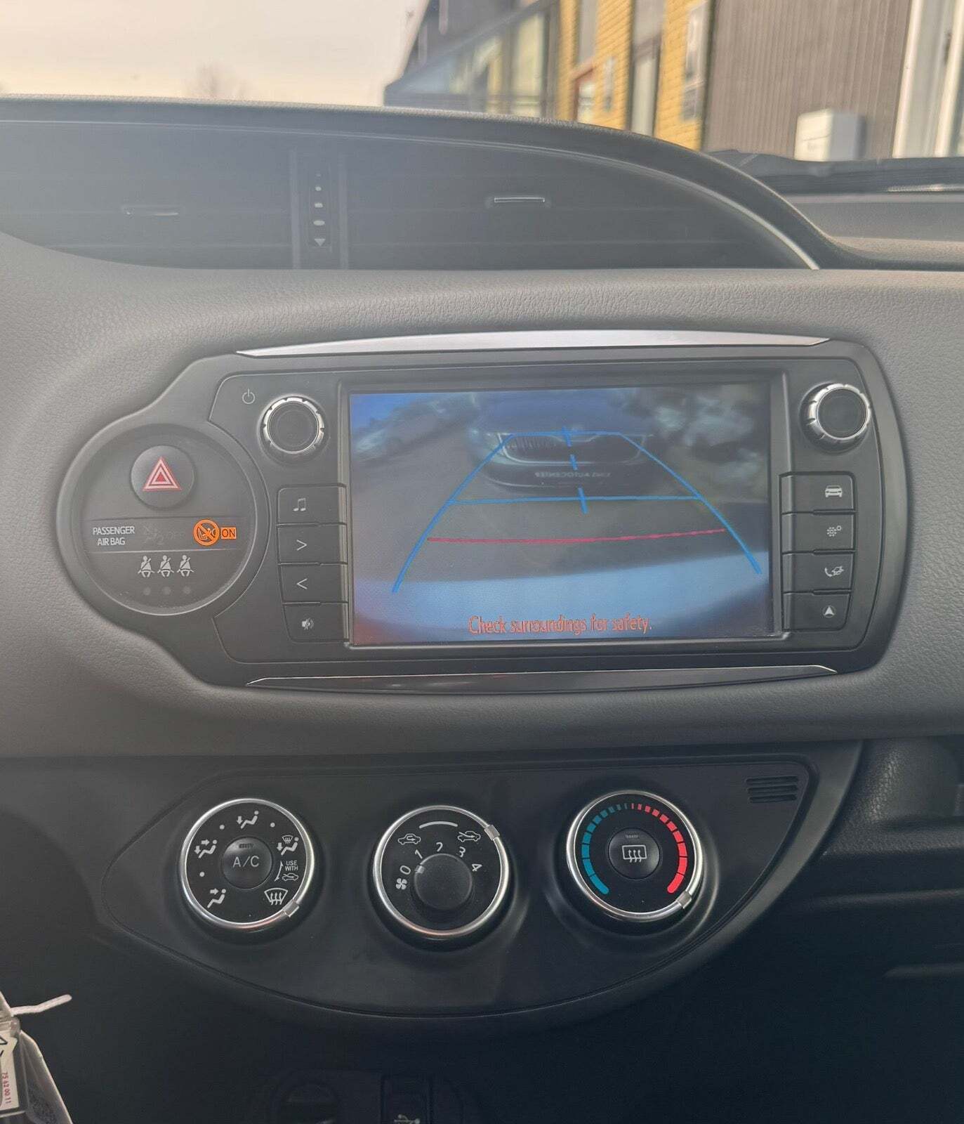 Toyota Yaris 1,0 VVT-i T2 Premium