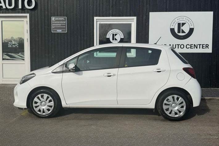 undefined Toyota Yaris fra 2015
