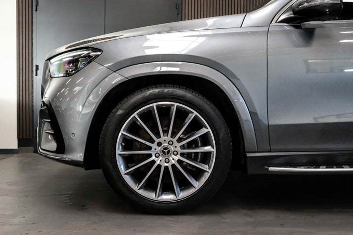 Grå Mercedes GLE350 de fra 2024