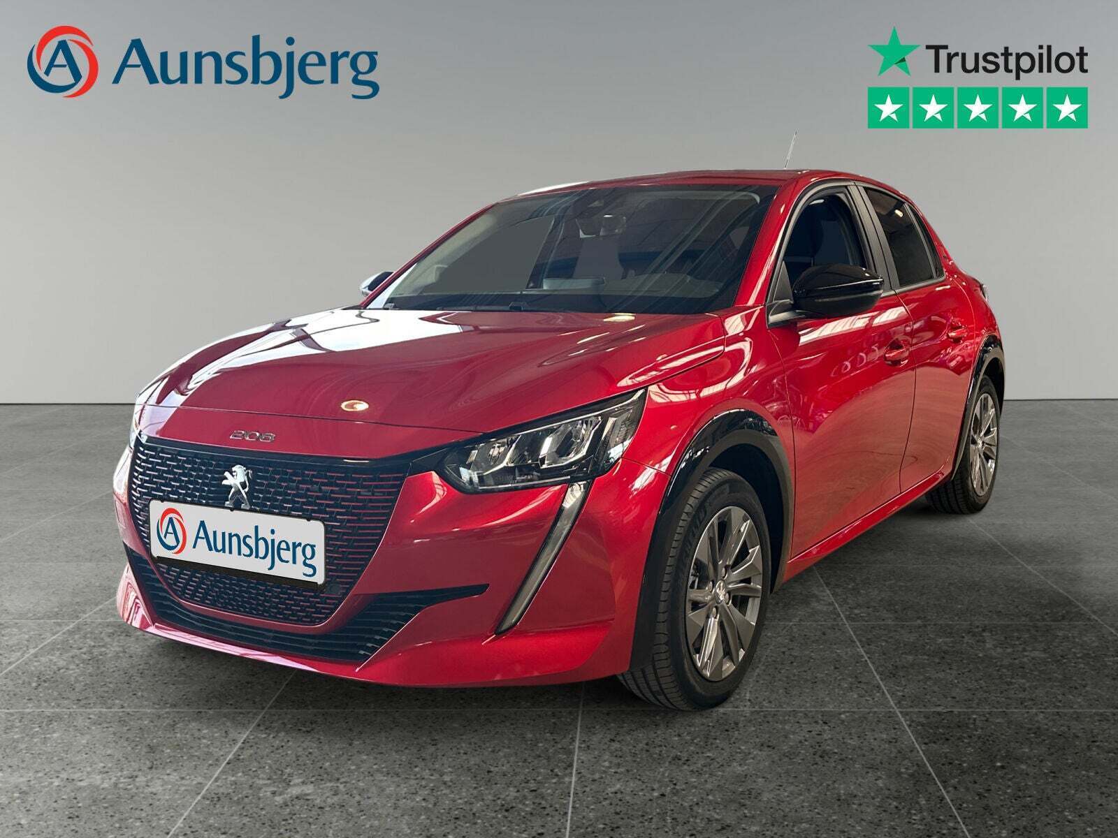 Rød Peugeot e-208 fra 2025