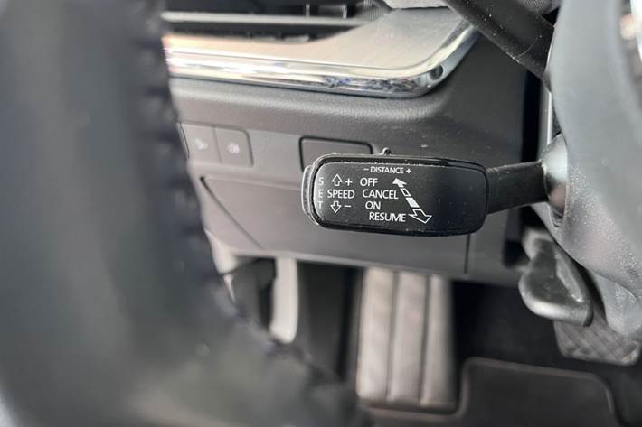 Blå Skoda Enyaq fra 2022