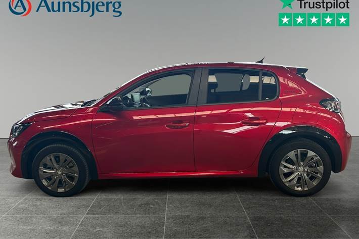 Rød Peugeot e-208 fra 2025