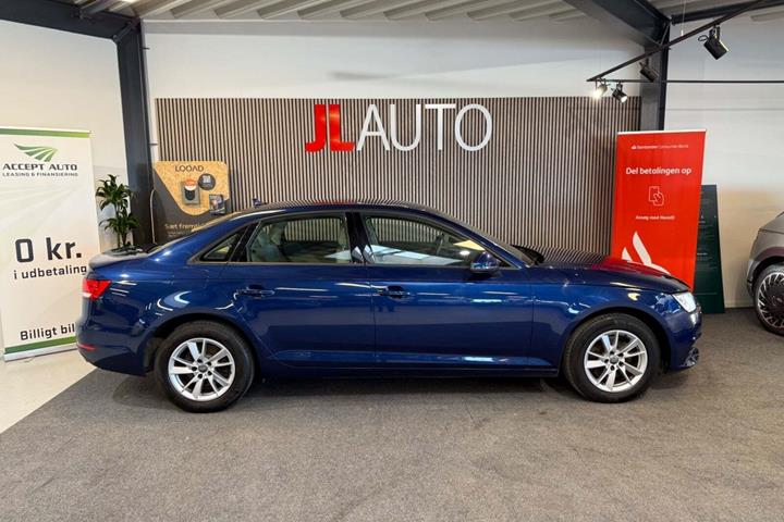Blå Audi A4 fra 2016