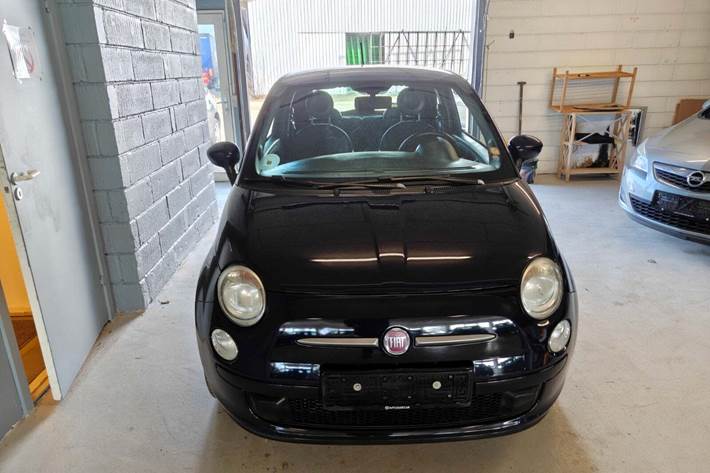 Gul Fiat 500 fra 2012