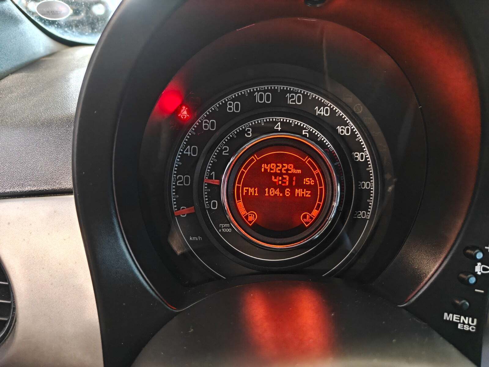 Gul Fiat 500 fra 2012