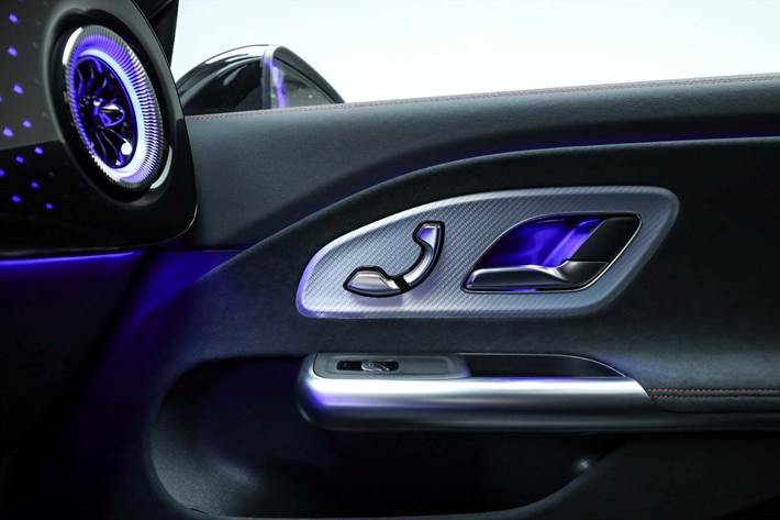 Hvid Mercedes CLA250+ fra 2025