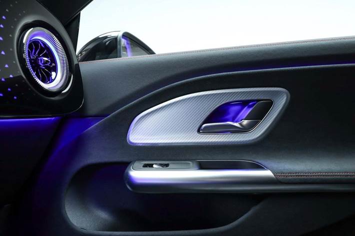 Sort Mercedes CLA250+ fra 2025