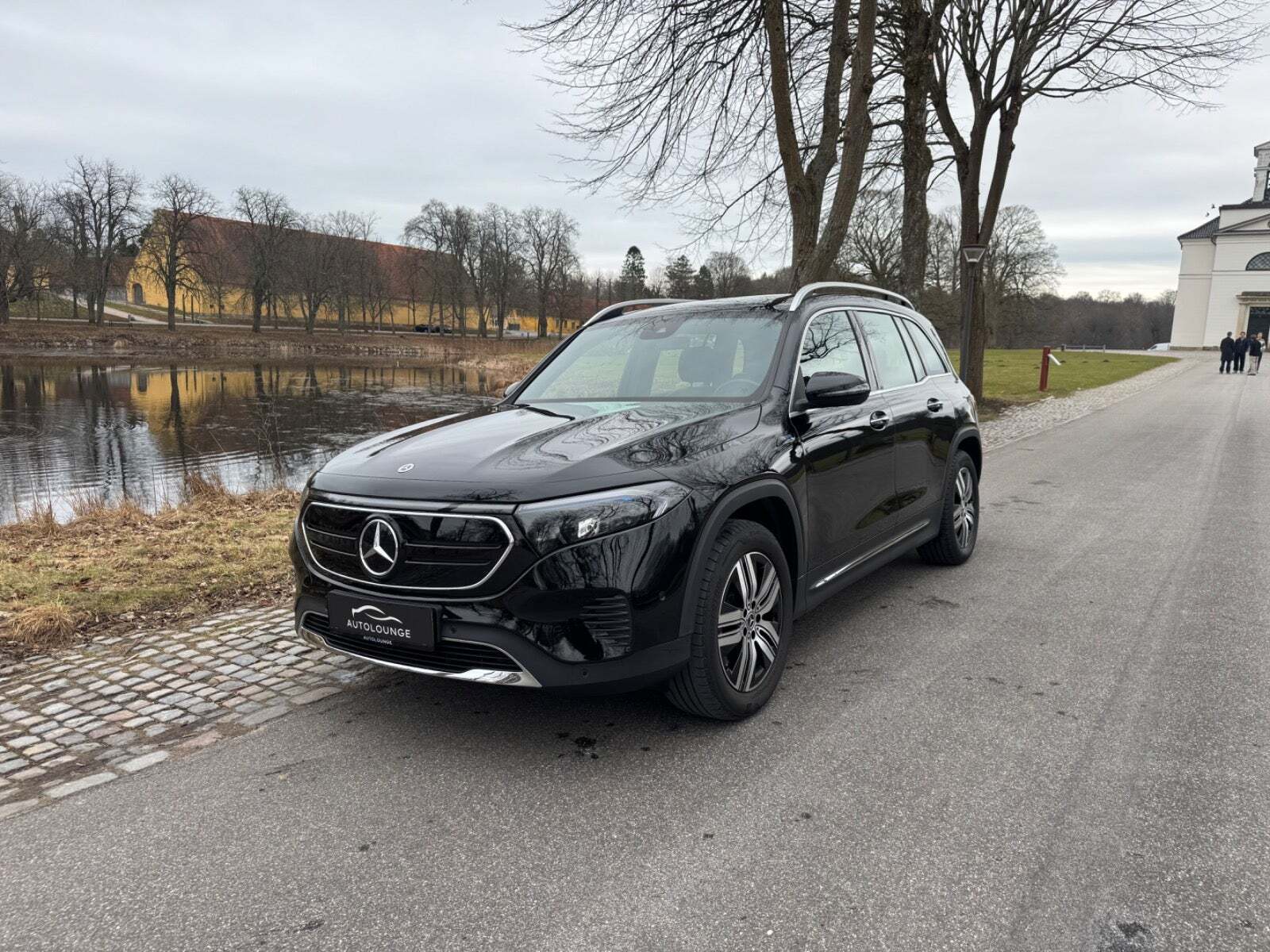 Sort Mercedes EQB250 fra 2022