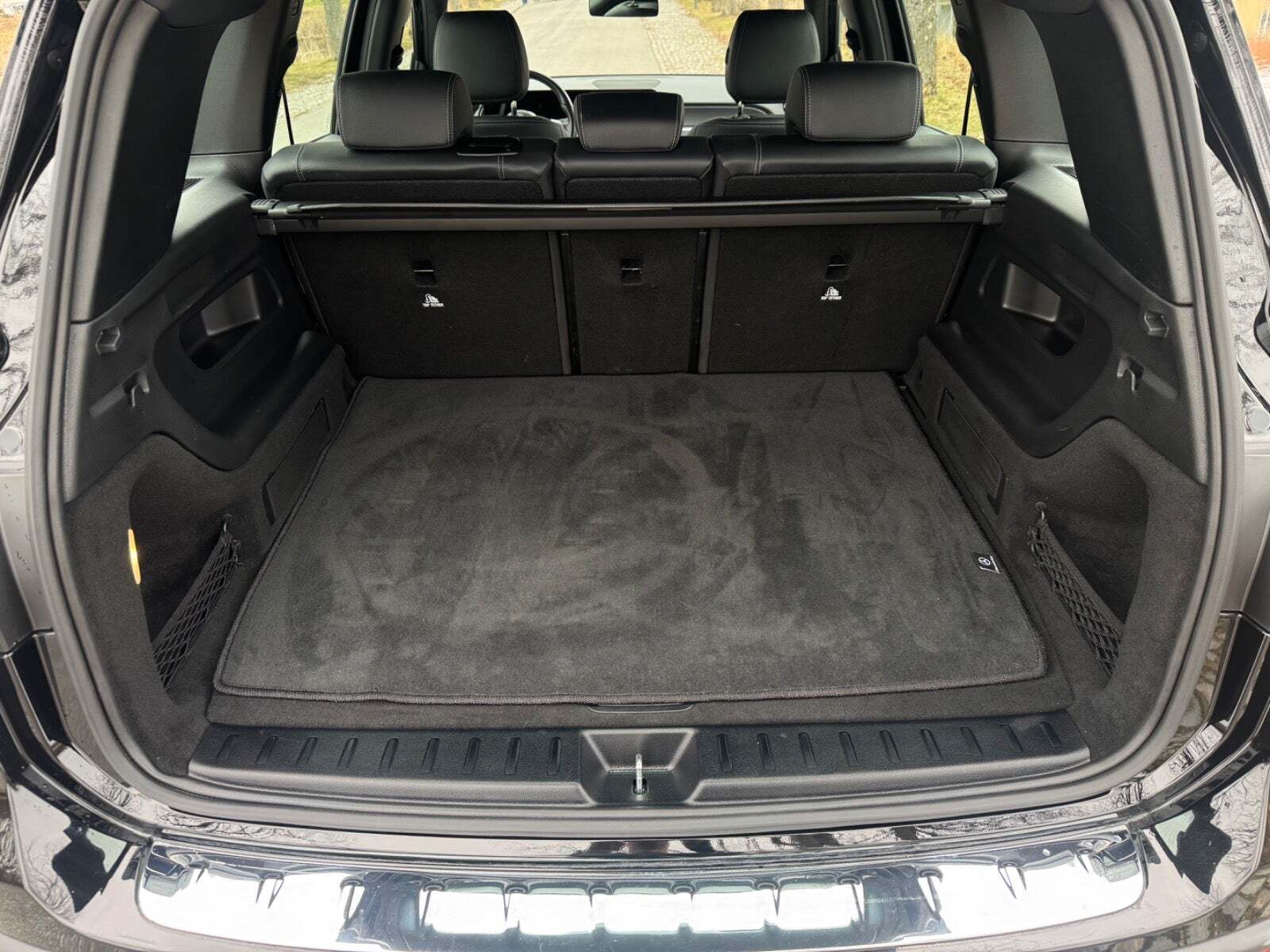 Sort Mercedes EQB250 fra 2022