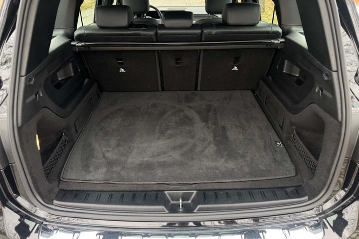 Sort Mercedes EQB250 fra 2022