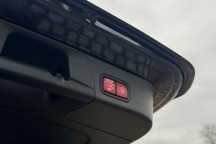 Sort Mercedes EQB250 fra 2022