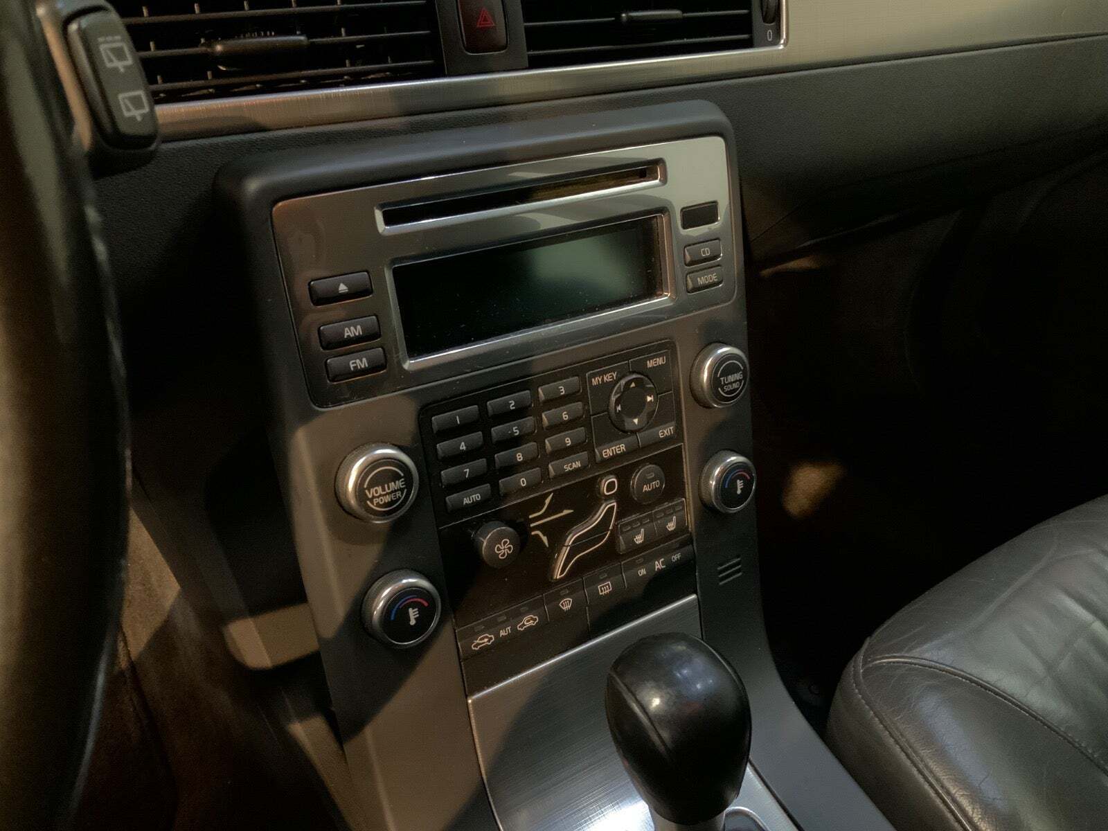 Sølv Volvo V70 fra 2009