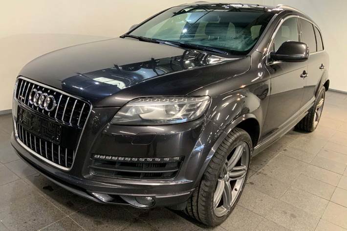 Sort Audi Q7 fra 2012