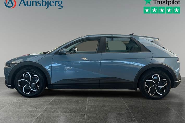 Blå Hyundai Ioniq 5 fra 2023