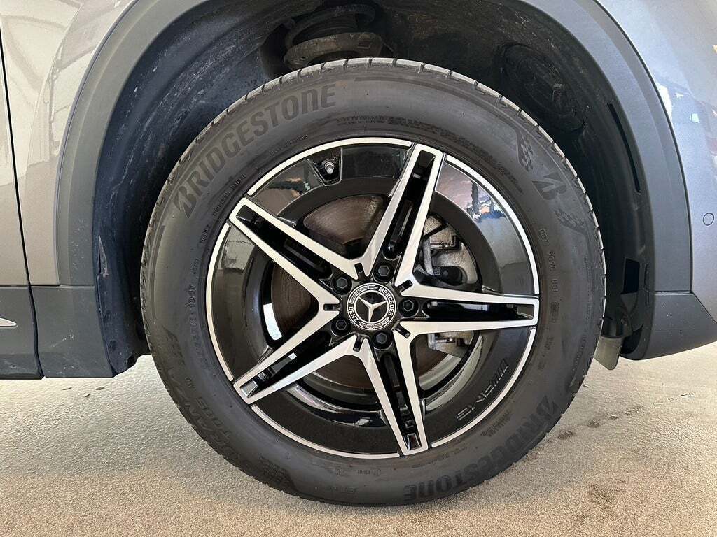 Grå Mercedes EQA250+ fra 2024