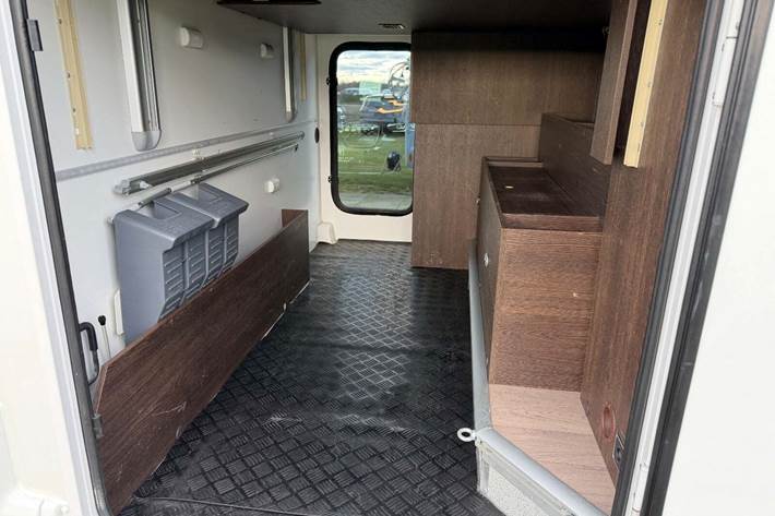 Hvid Ford Benimar fra 2022