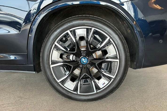 Sort BMW iX3 fra 2023