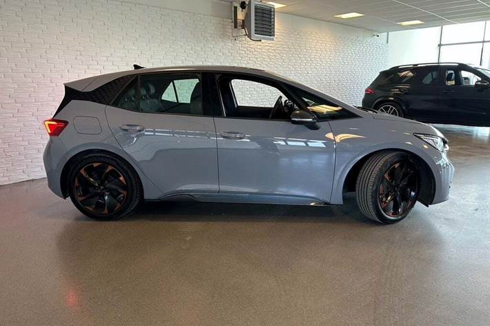 Grå Cupra Born fra 2022