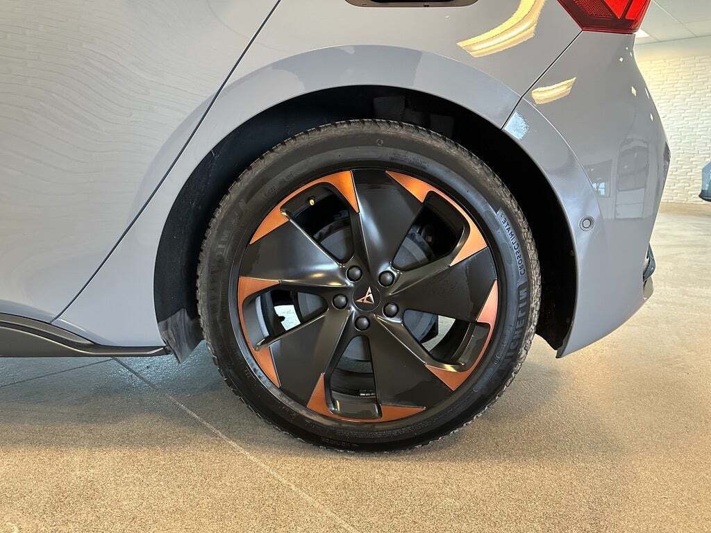 Grå Cupra Born fra 2022