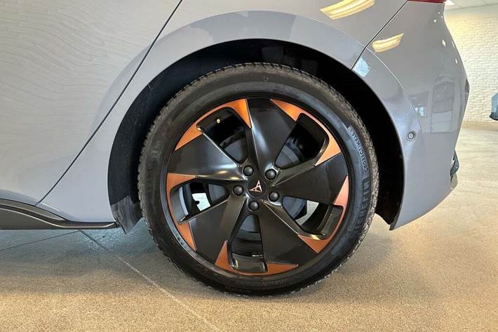 Grå Cupra Born fra 2022