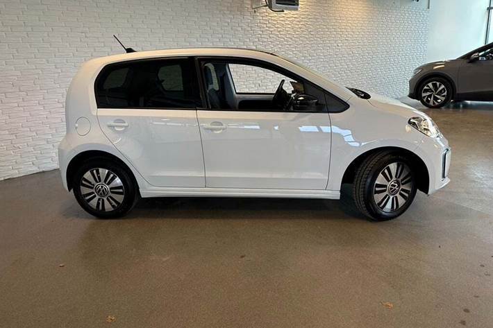 Hvid VW E-UP! fra 2021