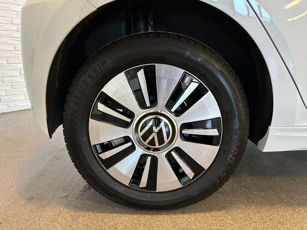 Hvid VW E-UP! fra 2021
