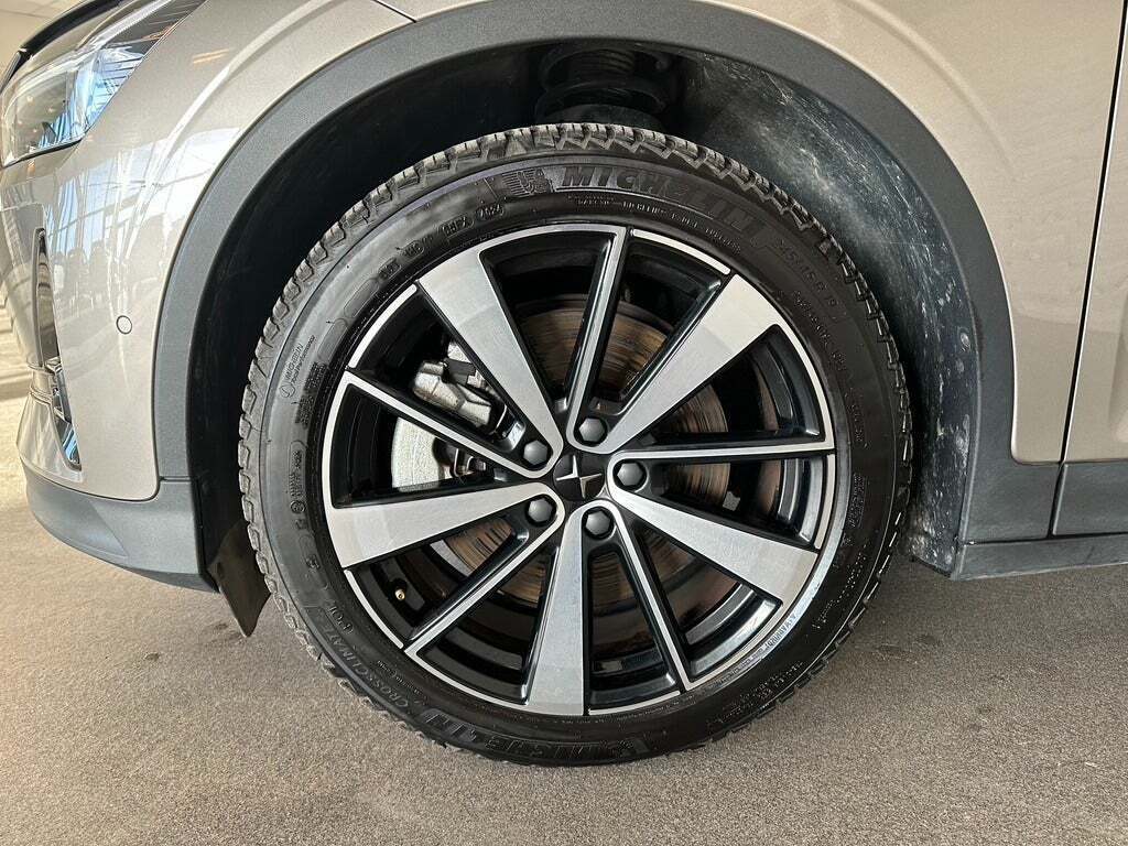 Orange Polestar 2 fra 2022