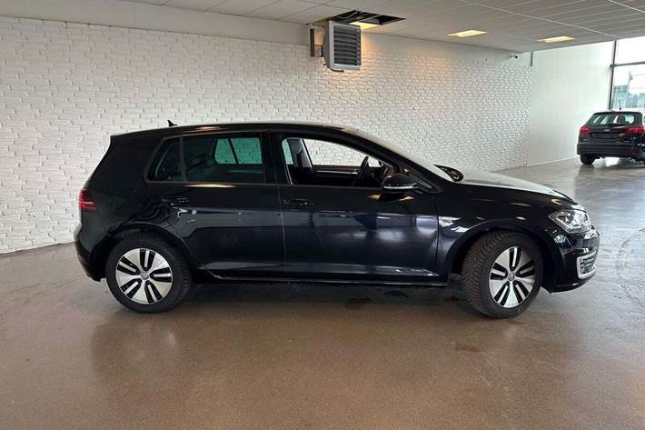 Sort VW e-Golf VII fra 2019