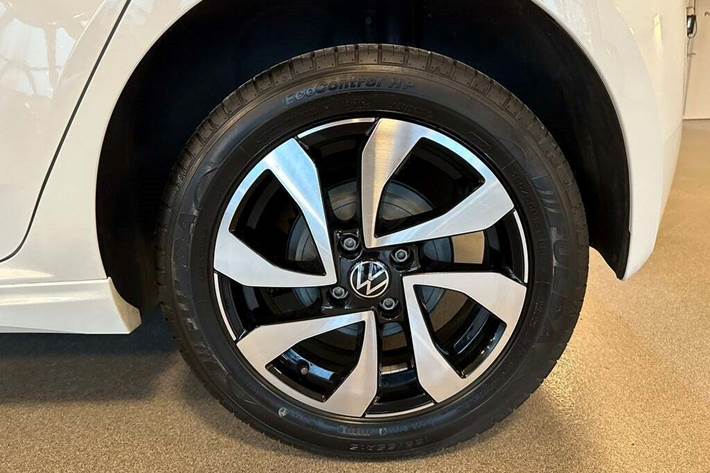 Hvid VW E-UP! fra 2022