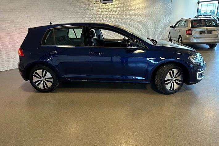 Blå VW e-Golf VII fra 2020