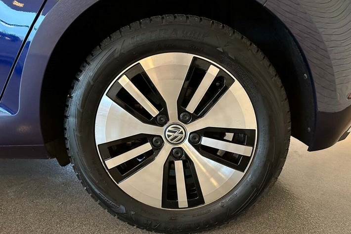 Blå VW e-Golf VII fra 2020