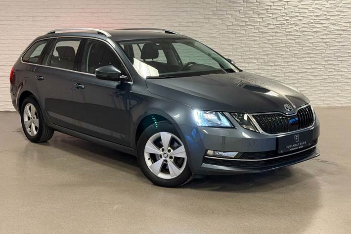Grå Skoda Octavia fra 2019