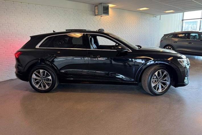 Sort Audi e-tron fra 2022
