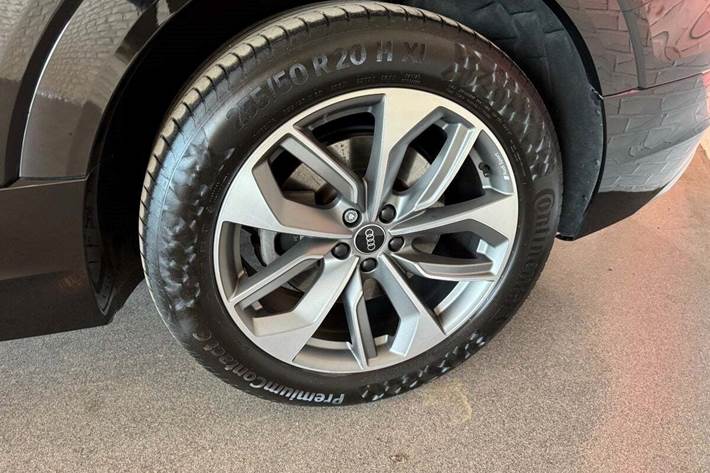 Sort Audi e-tron fra 2022