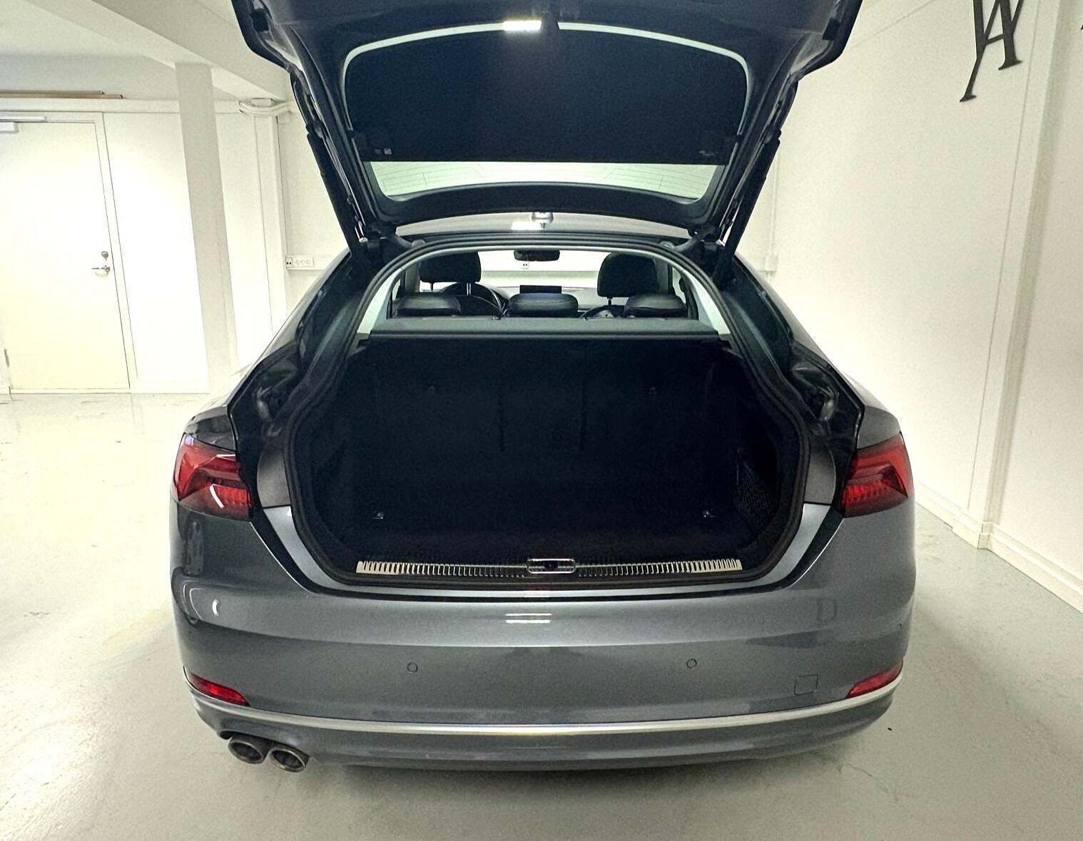 Grå Audi A5 fra 2018