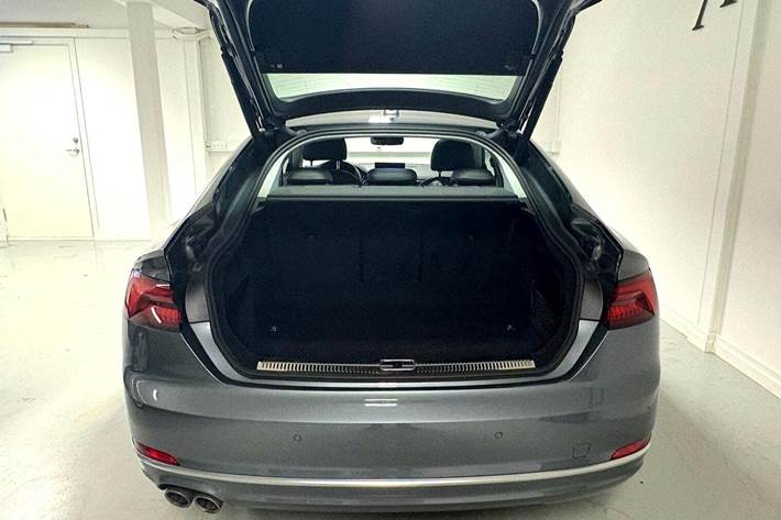 Grå Audi A5 fra 2018