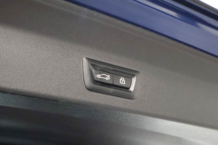 Blå BMW iX3 fra 2022