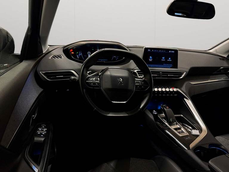 Peugeot 5008 1,2 e-THP 130 Allure EAT6 7prs