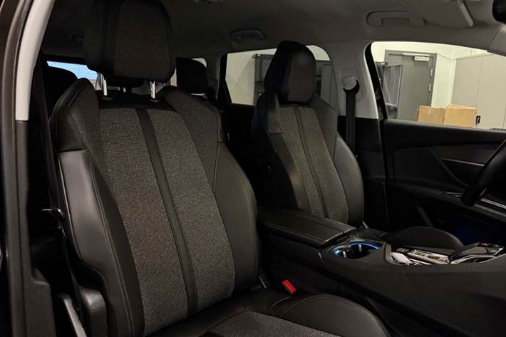 Sort Peugeot 5008 fra 2018