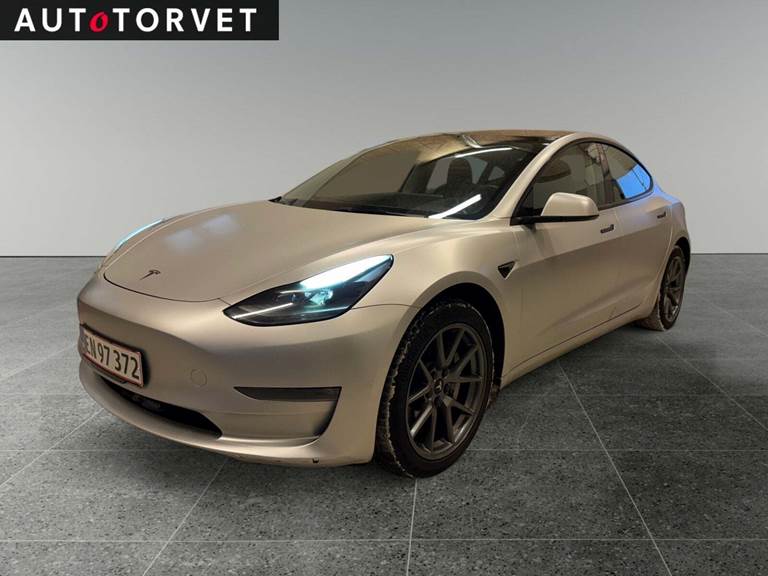 Tesla Model 3 Long Range AWD