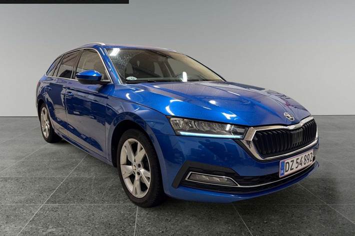 Blå Skoda Octavia fra 2021