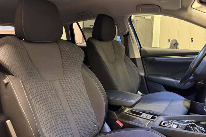 Blå Skoda Octavia fra 2021