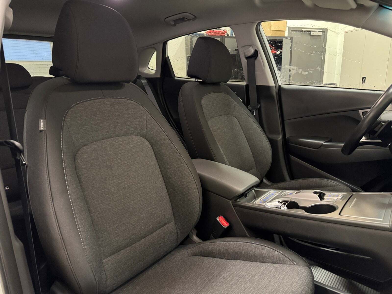 Hvid Hyundai Kona fra 2020