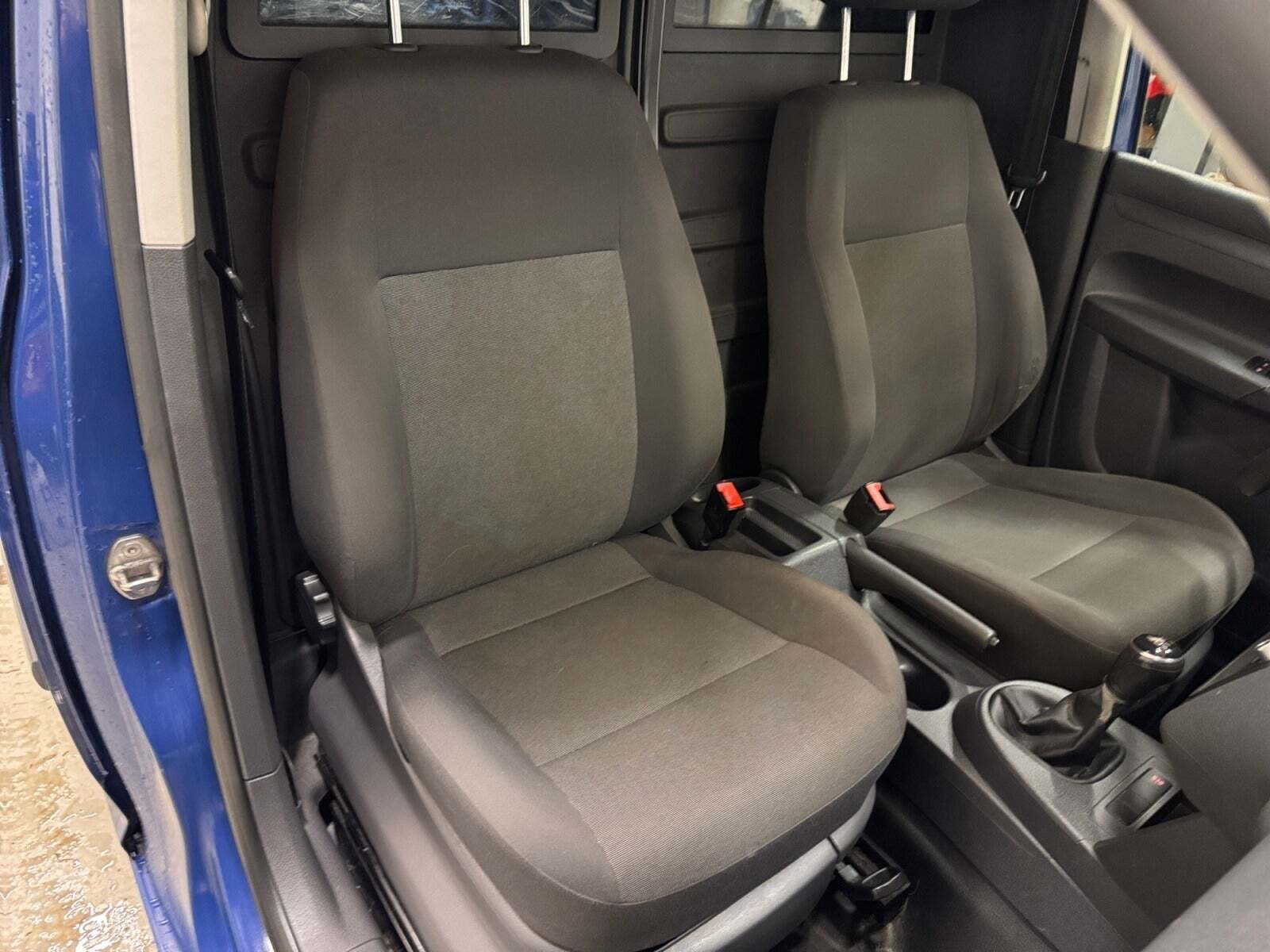 Blå VW Caddy fra 2015