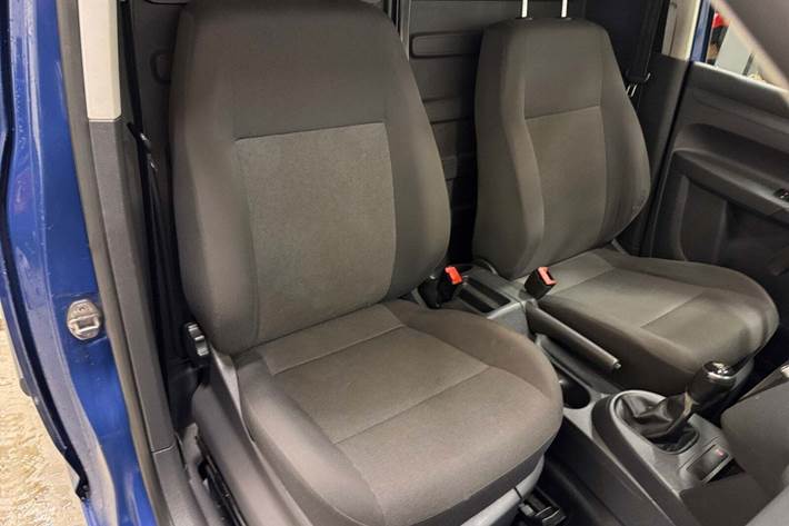 Blå VW Caddy fra 2015