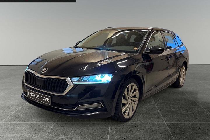 Sort Skoda Octavia fra 2021 set udefra