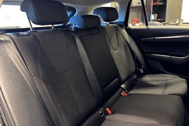 Sort Skoda Octavia fra 2021