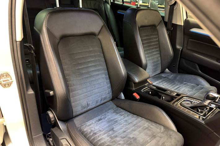 Hvid VW Passat fra 2017