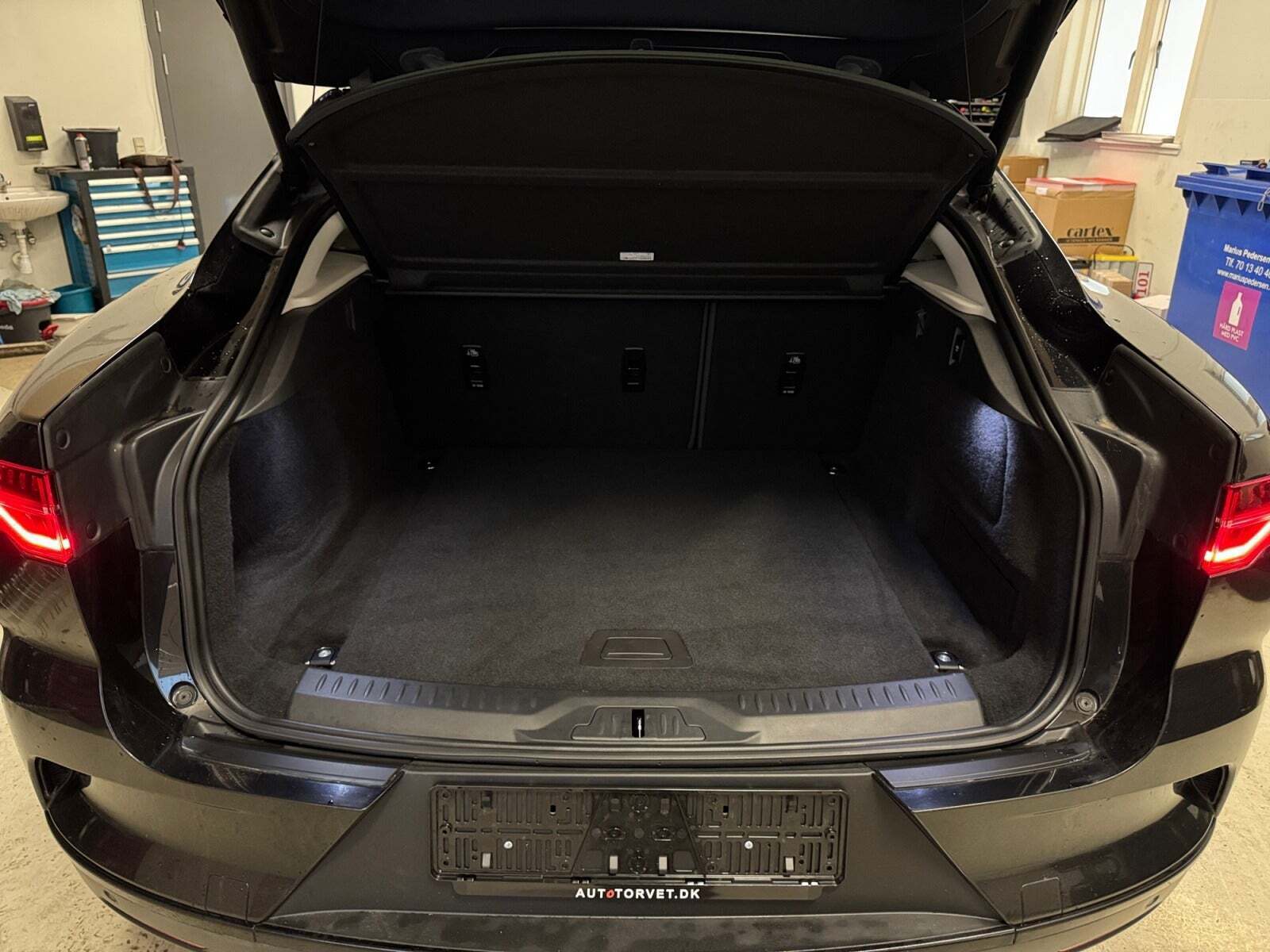 Sort Jaguar I-Pace fra 2020